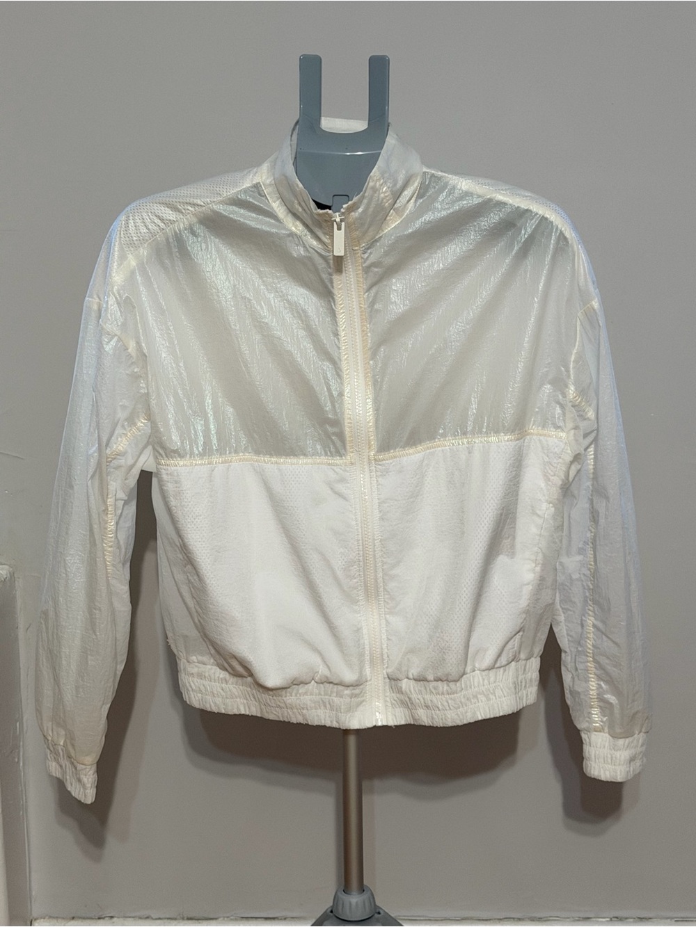 Alala Iridescent White Lightweight Zip-Up Jacket – Women’s Small - Picture 2 of 9
